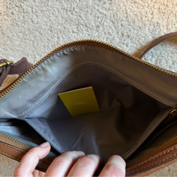 Fossil Tan Leather Crossbody Bag - Picture 10 of 13